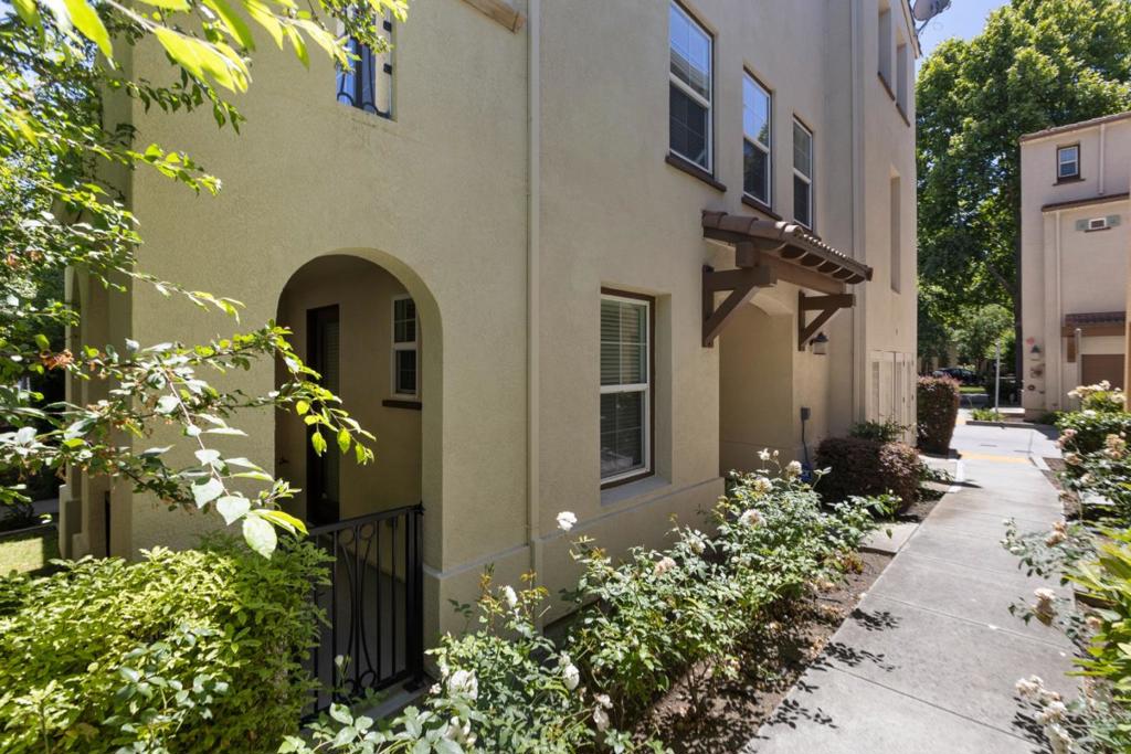 211 Okeefe Way