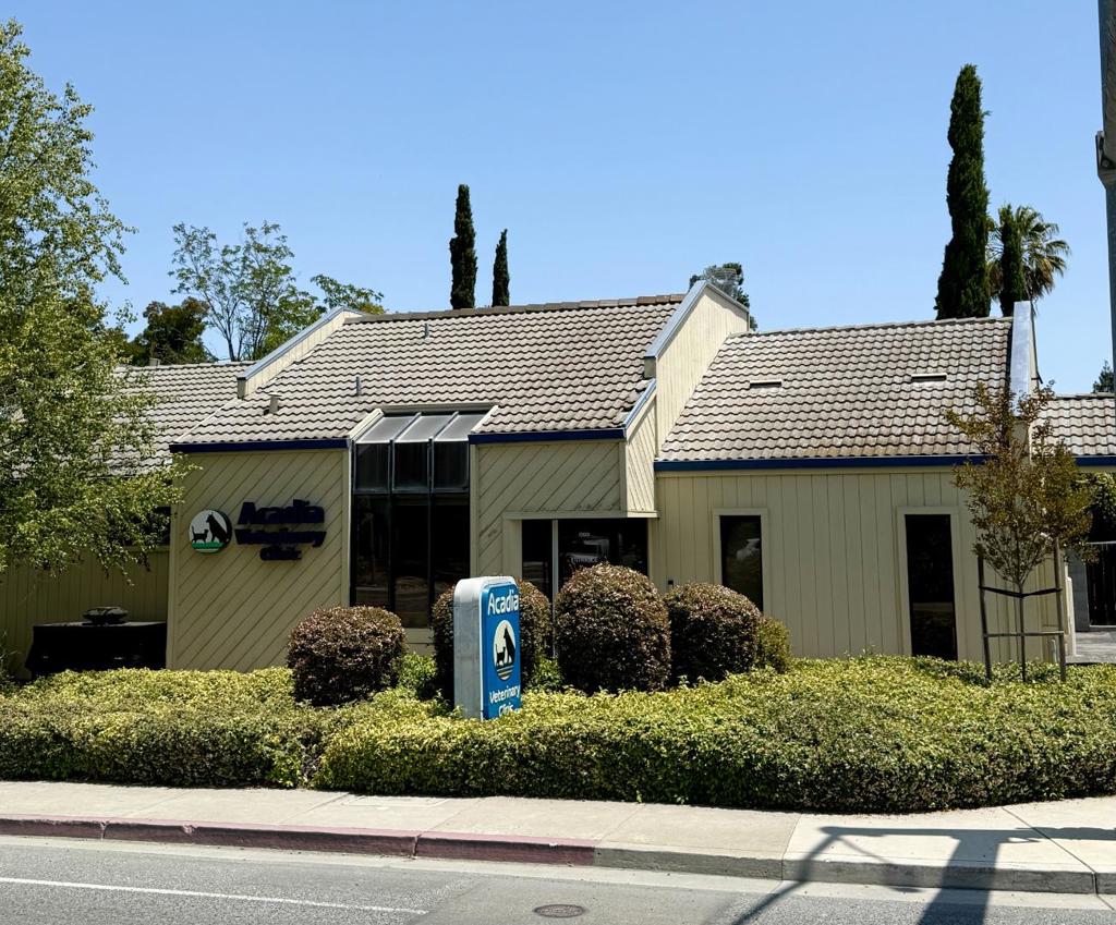10012 N Foothill Boulevard Property Photo 1