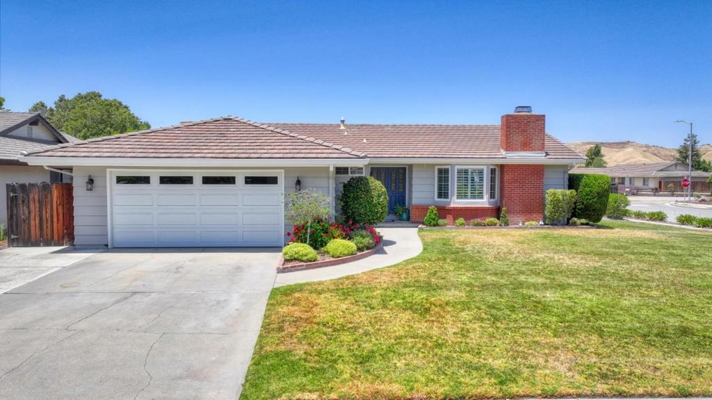 22800 Bravo Place Property Photo 1