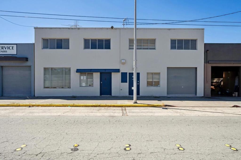 931 N Amphlett Boulevard Property Photo 1