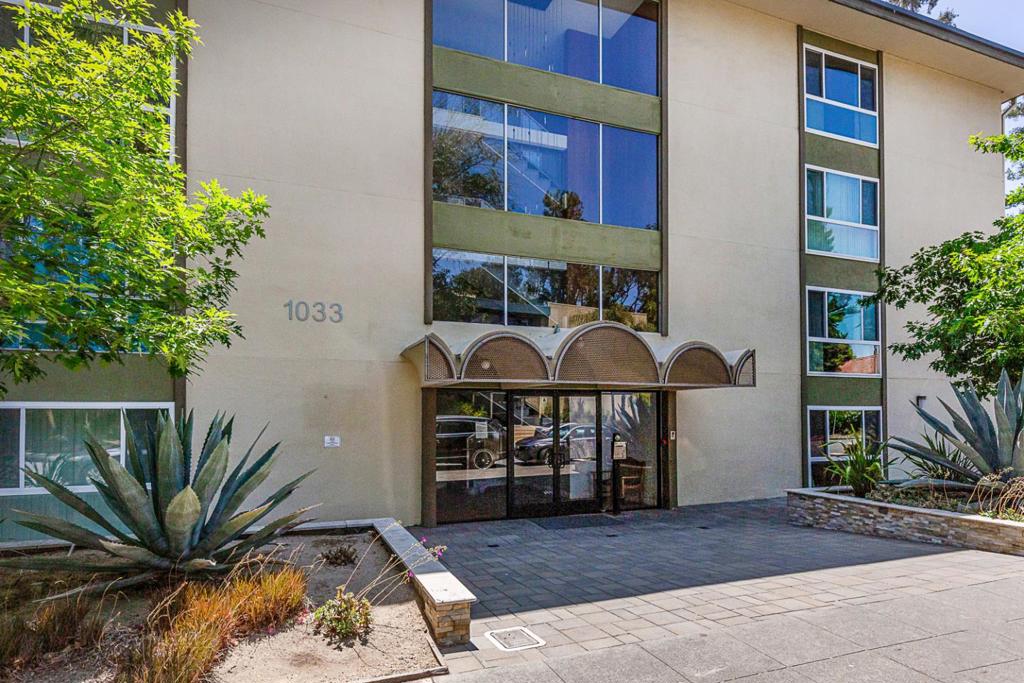 1033 Crestview Drive 308