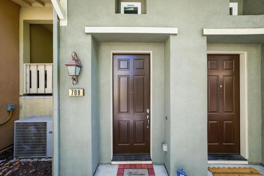 709 Modern Ice Drive Property Photo 4
