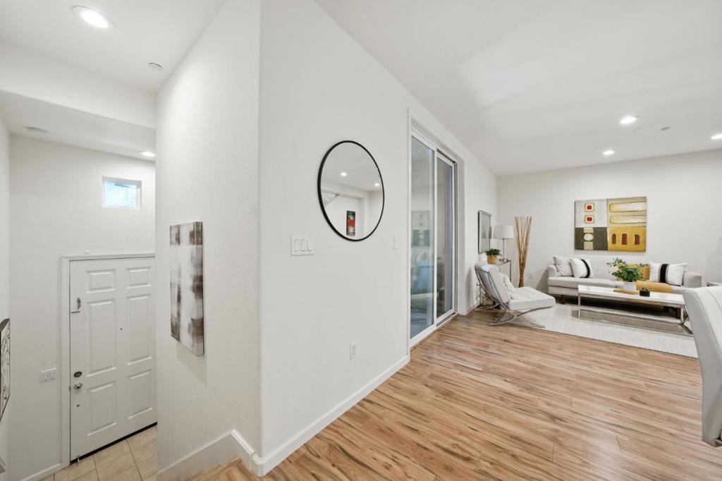 709 Modern Ice Drive Property Photo 6