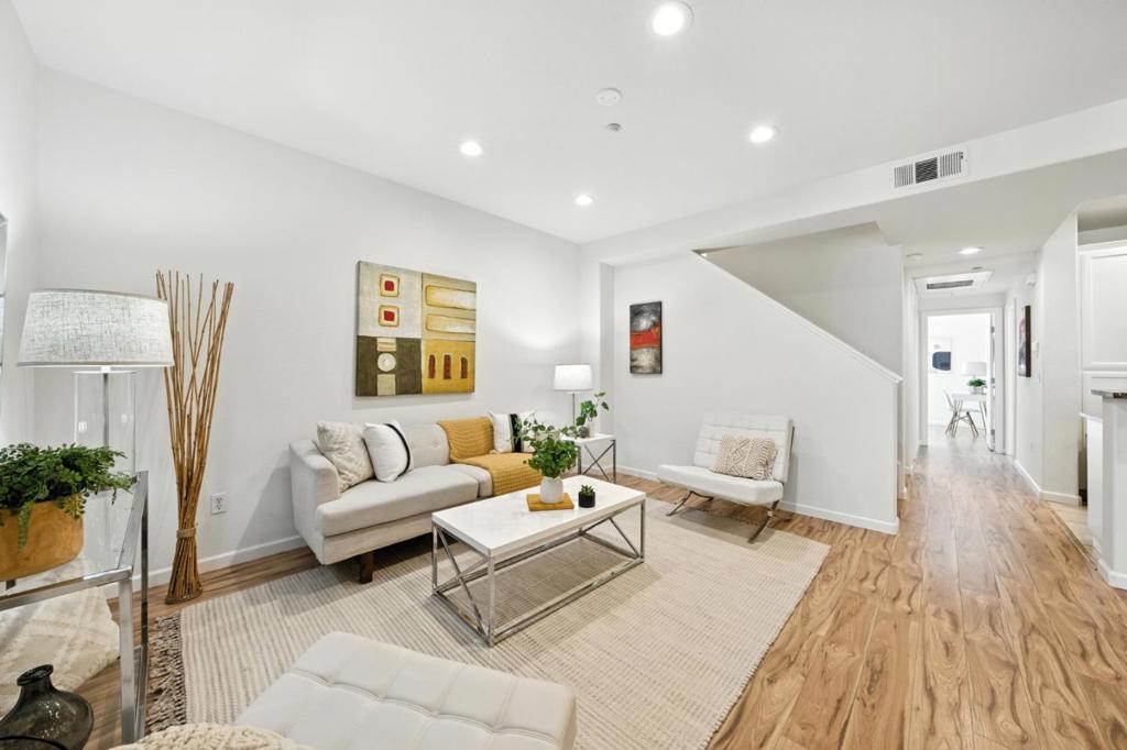 709 Modern Ice Drive Property Photo 16