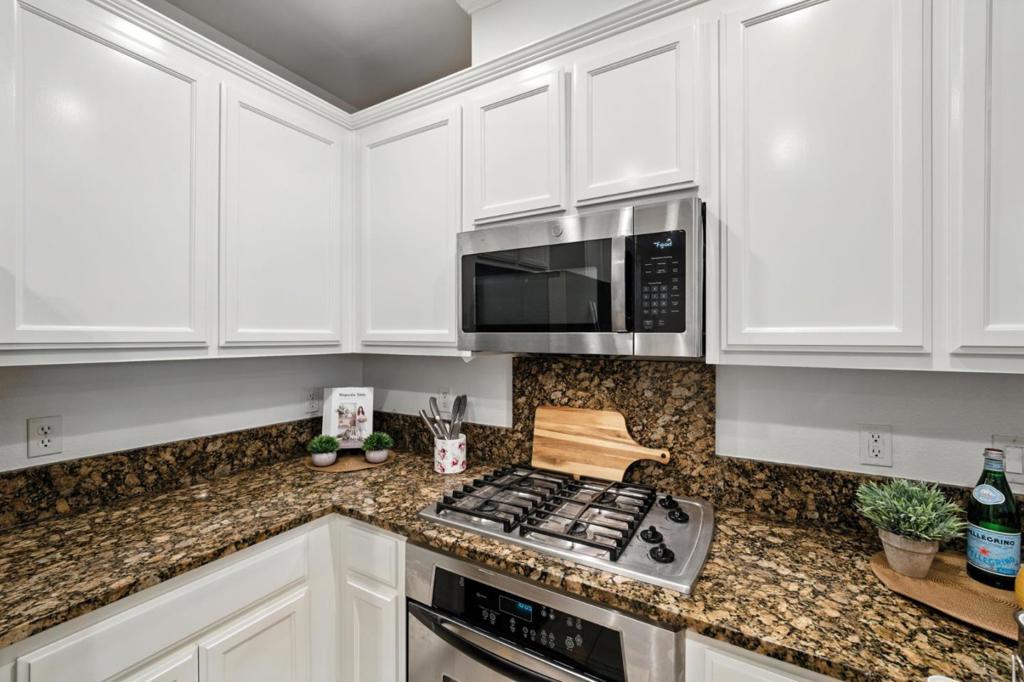 709 Modern Ice Drive Property Photo 19