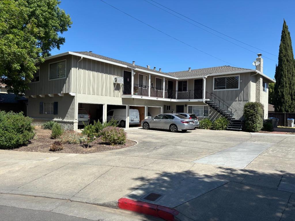 3203 Myles Court Property Photo