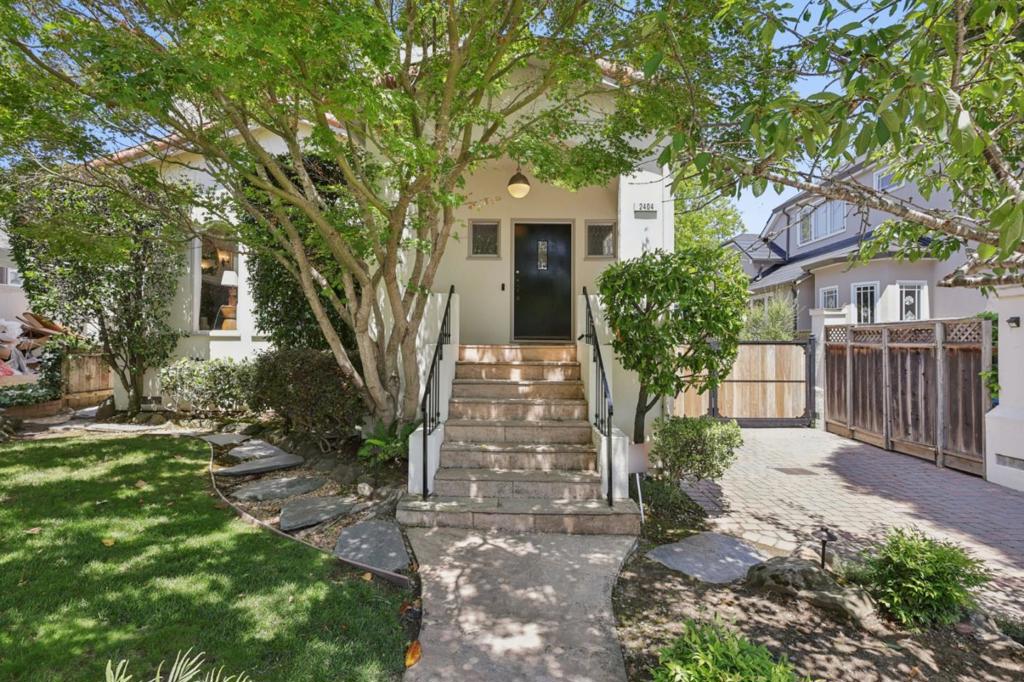 2404 Hillside Drive Property Photo 1