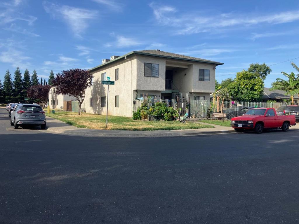 2125 Oakmont Way Property Photo 1