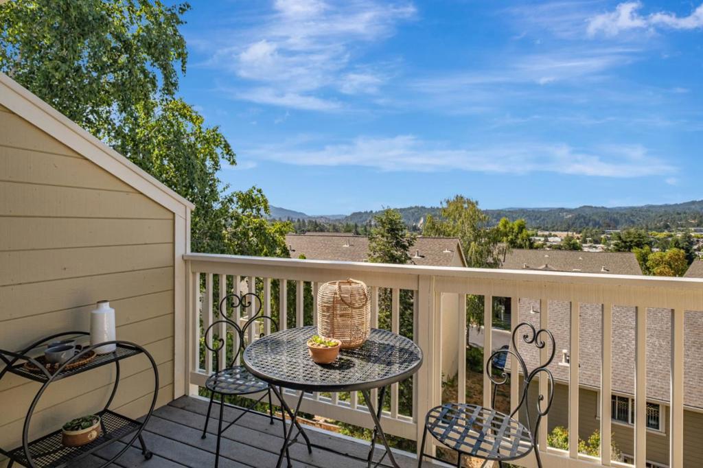 127 Arabian Way Property Photo 1