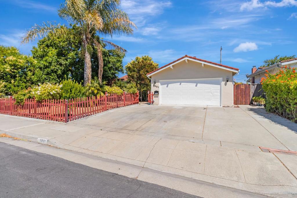 2081 Sheraton Drive Property Photo 1