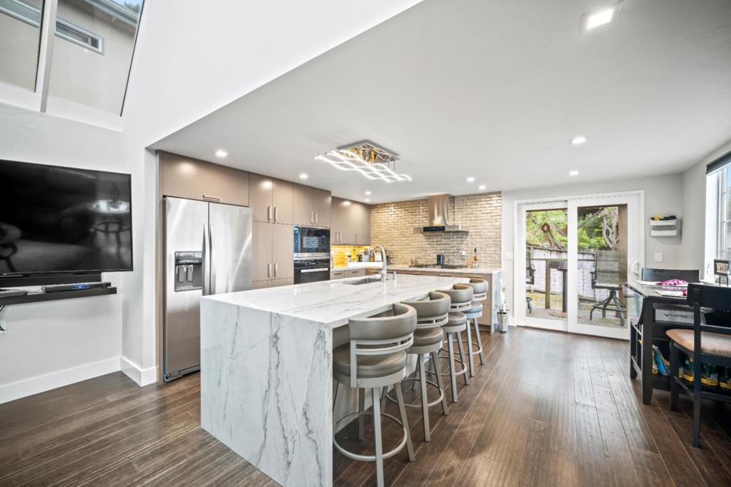 879 Lottie Street Property Photo 8