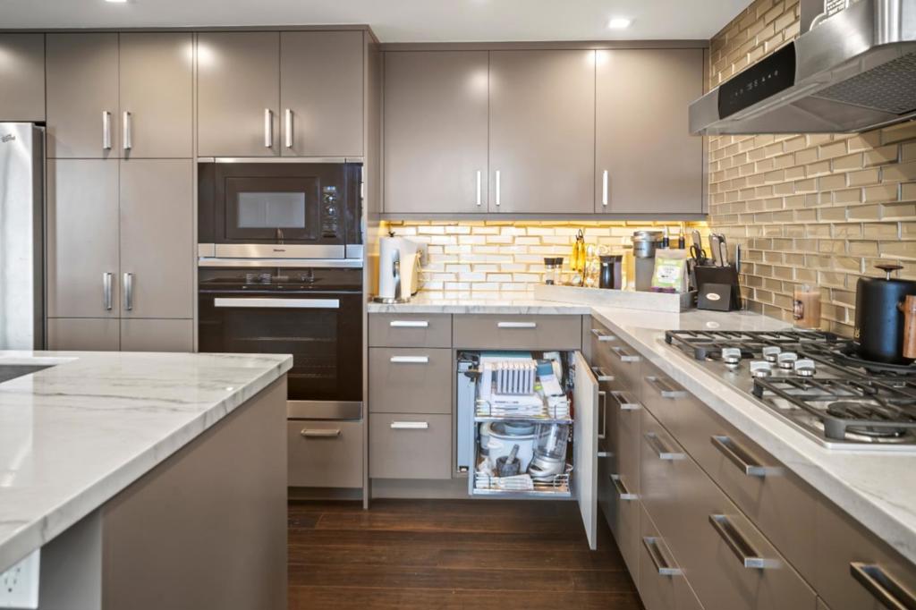 879 Lottie Street Property Photo 10