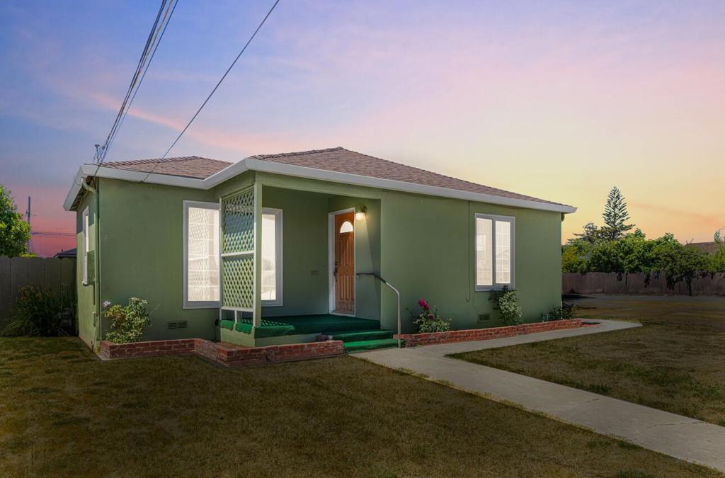 545 Towt Street Property Photo 1