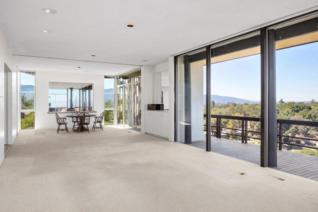 30 Pine Ridge Way Property Photo 5