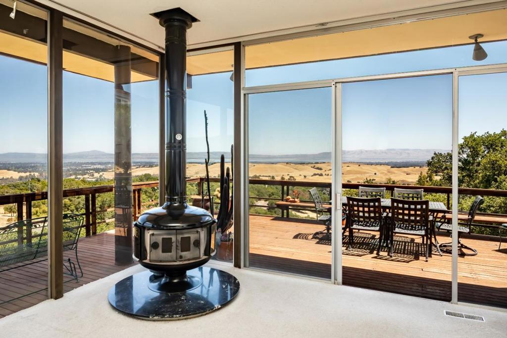 30 Pine Ridge Way Property Photo 6