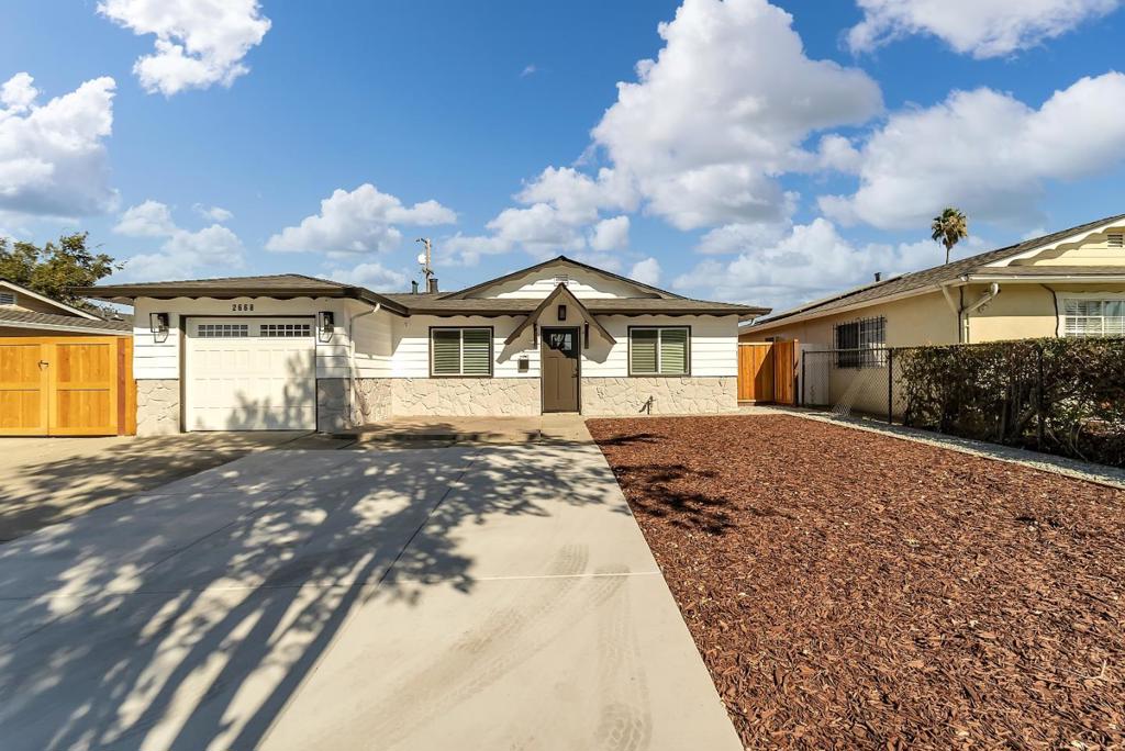 2668 Mozart Avenue Property Photo 1