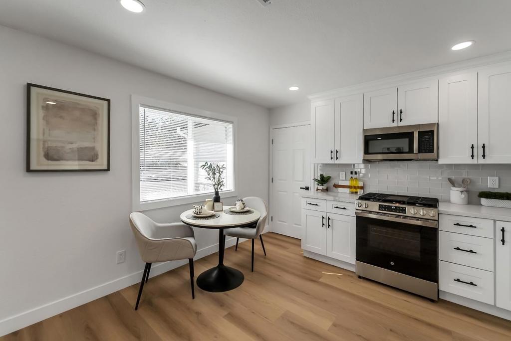 2668 Mozart Avenue Property Photo 10