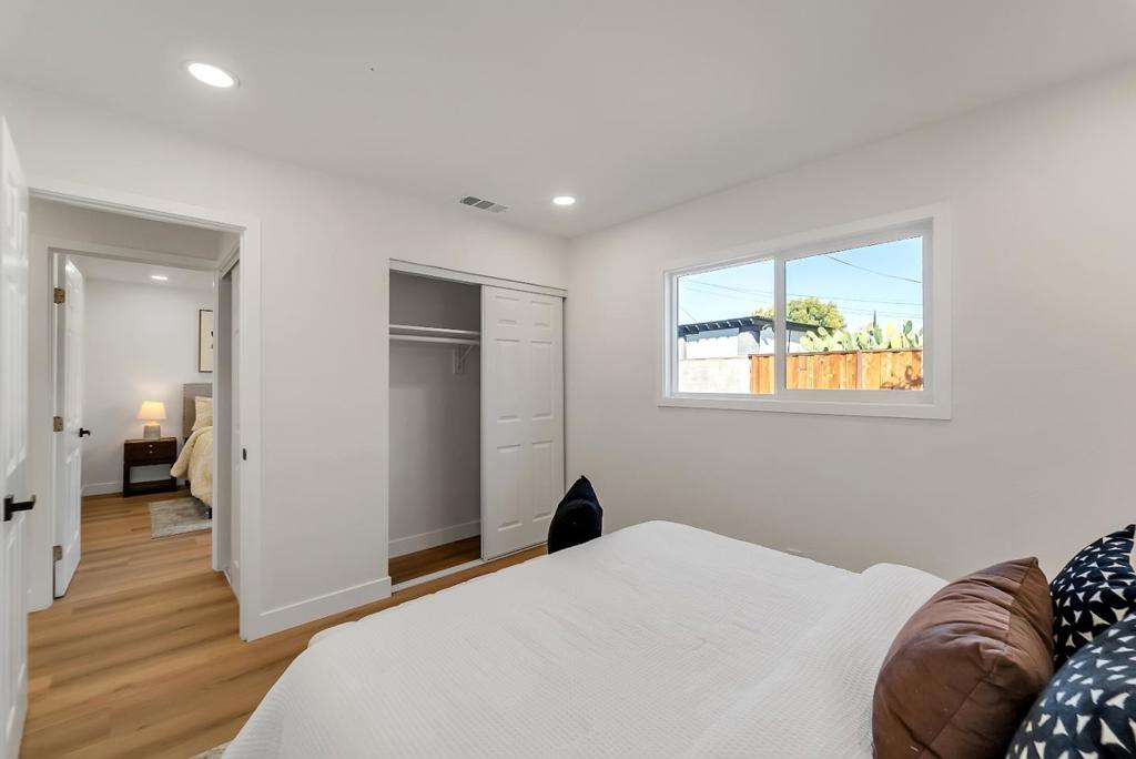 2668 Mozart Avenue Property Photo 12