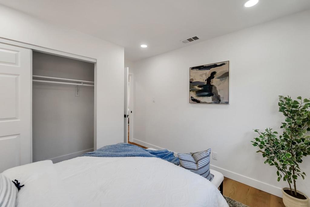 2668 Mozart Avenue Property Photo 13