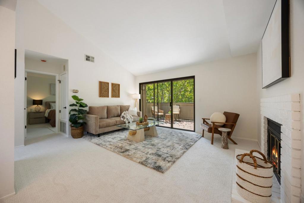 1309 La Terrace Circle Property Photo 1