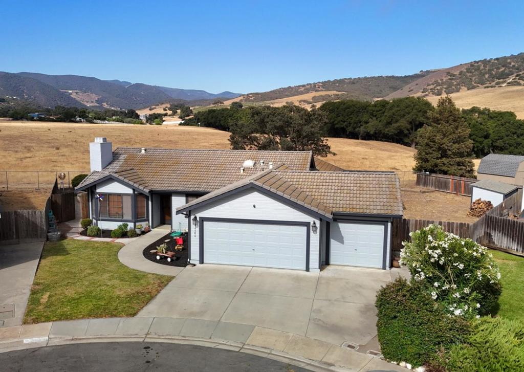 46480 Pine Meadow Place Property Photo 1