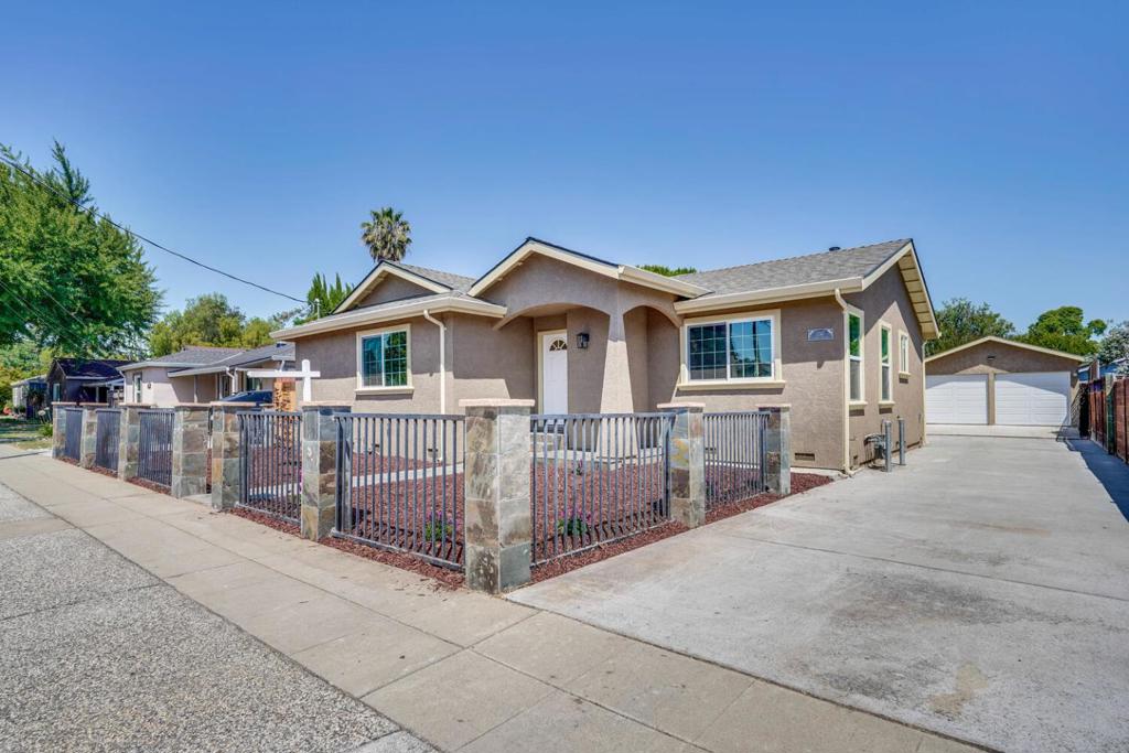 12471249 Curtner Avenue Property Photo 1