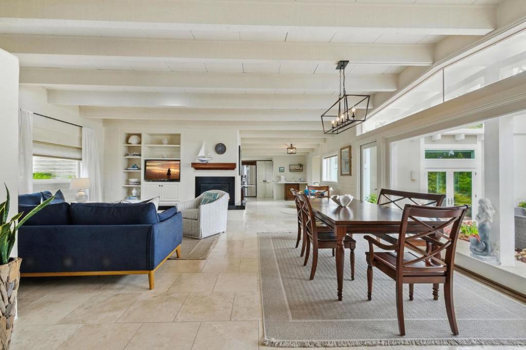 4021 El Bosque Drive Property Photo 5