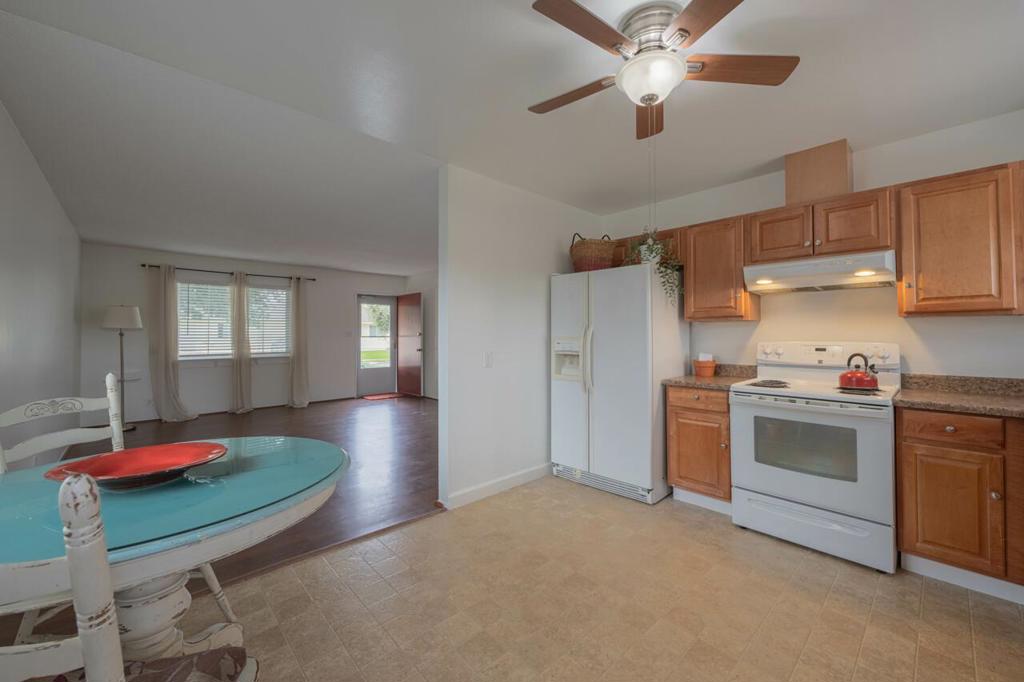 University Avenue Property Photo 11