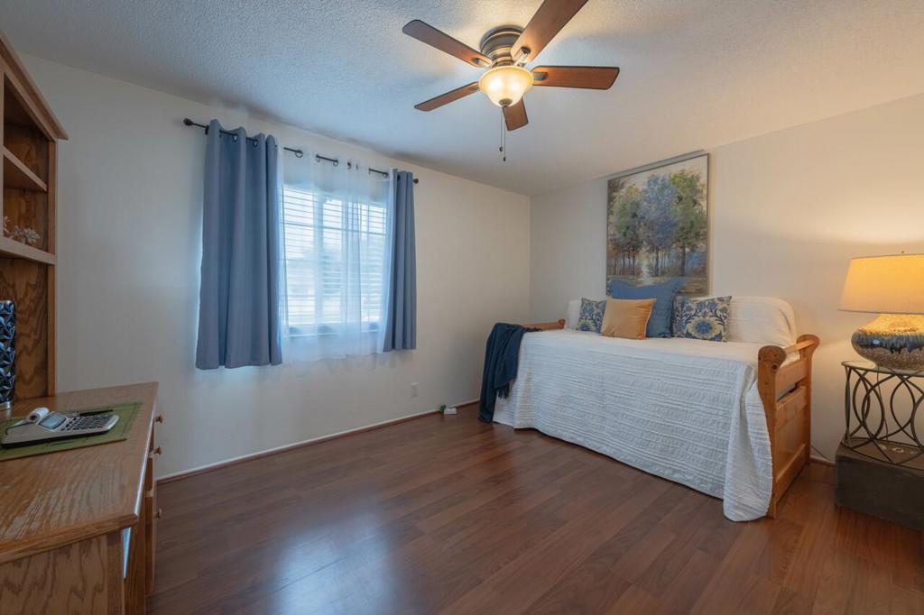 University Avenue Property Photo 17