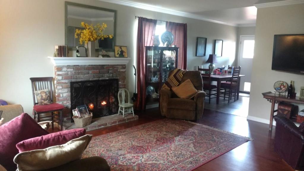 University Avenue Property Photo 22