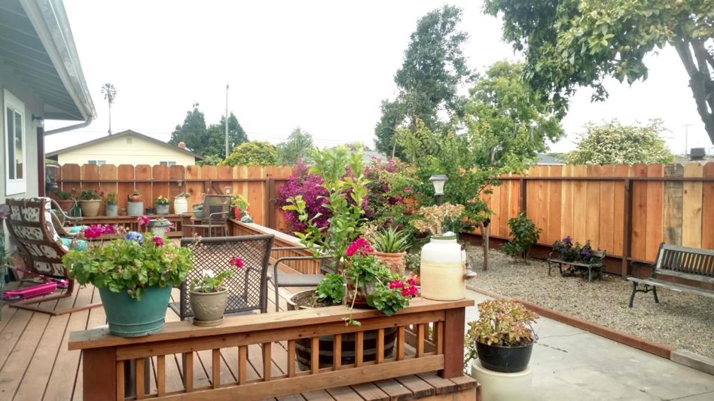 University Avenue Property Photo 26