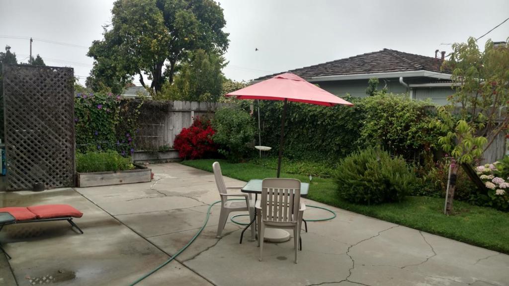 University Avenue Property Photo 32