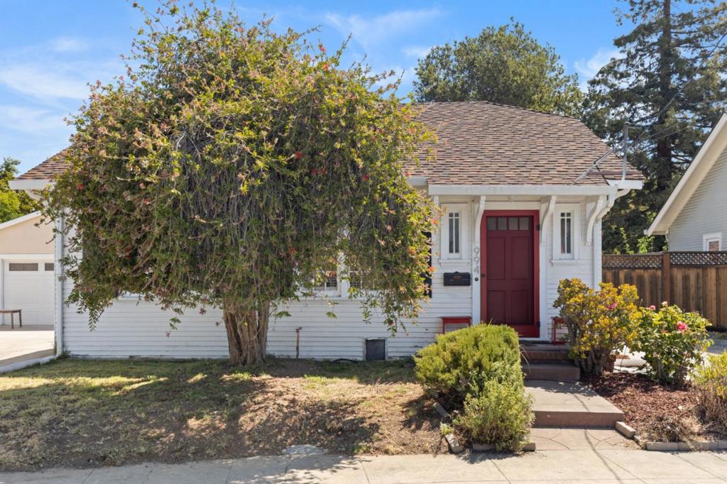 994 Ramona Court Property Photo 1
