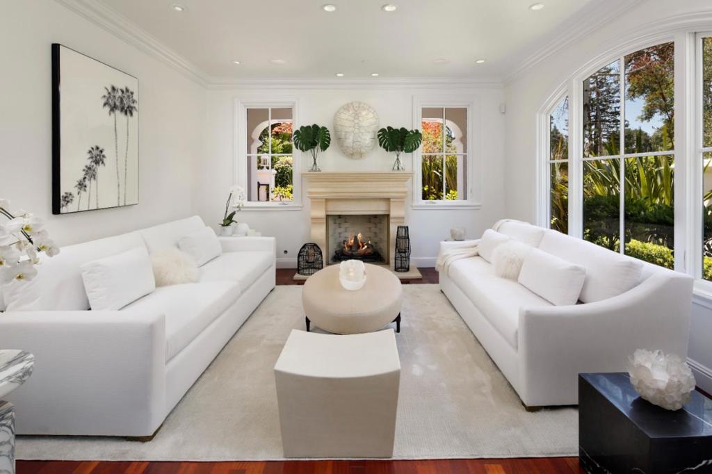 23 Almendral Avenue Property Photo 3