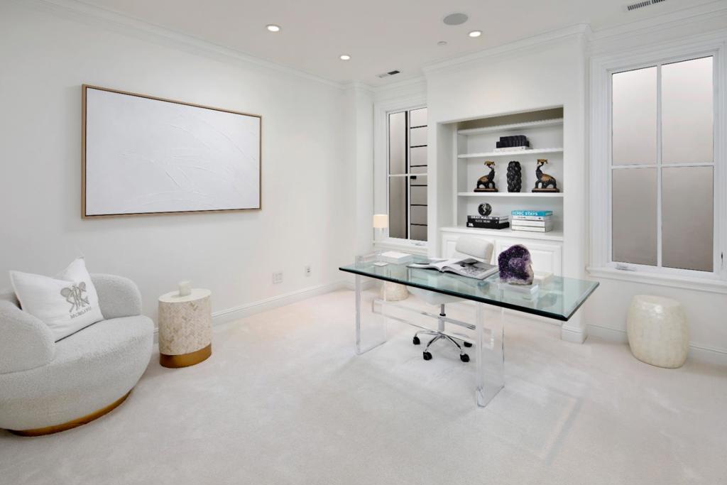 23 Almendral Avenue Property Photo 15