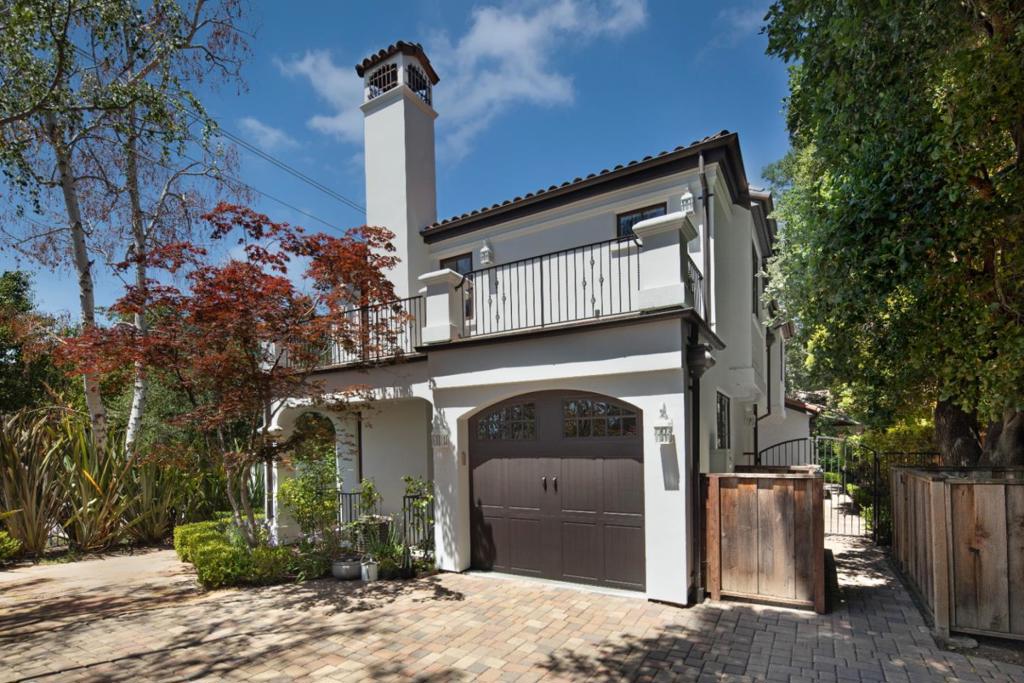 23 Almendral Avenue Property Photo 17