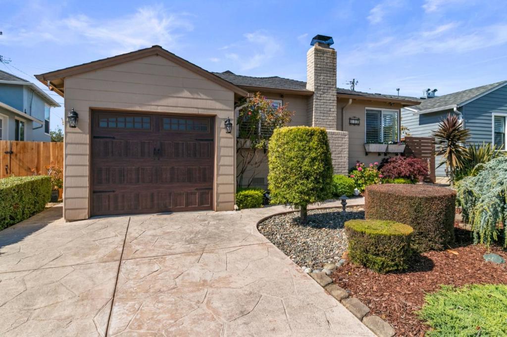 141 Knoll Circle Property Photo 1