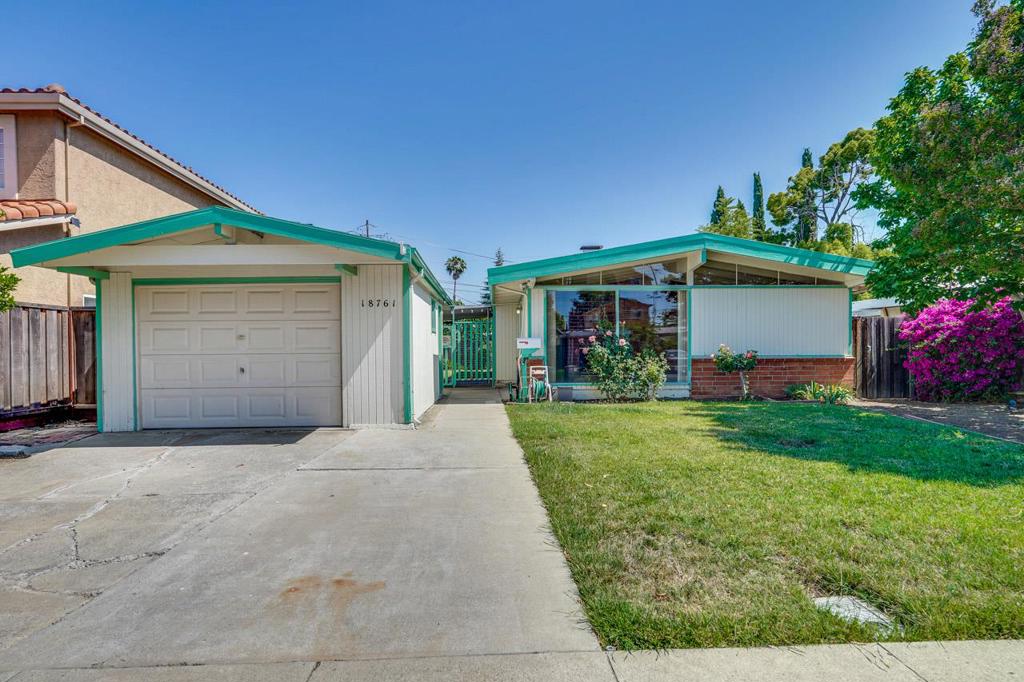 18761 Hanna Drive Property Photo 1