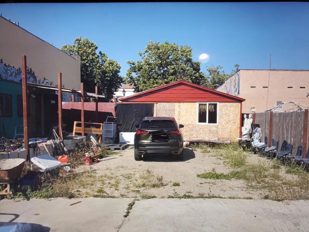 9327 International Boulevard Property Photo 1