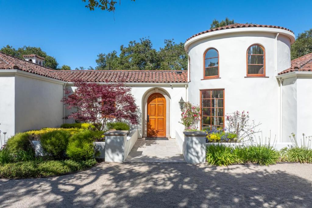 11725 Camino Escondido Road Property Photo 1