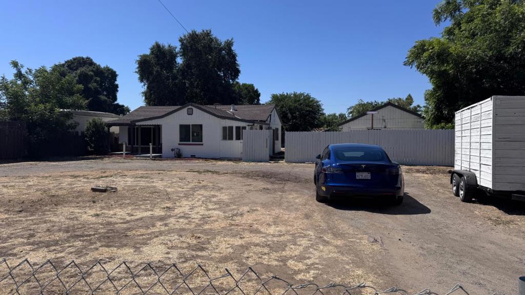 1720 River Road Property Photo 1