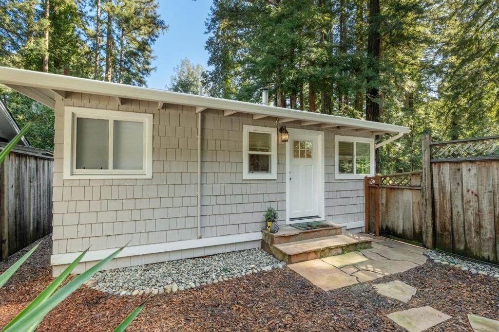 964 Scenic Way Property Photo 1