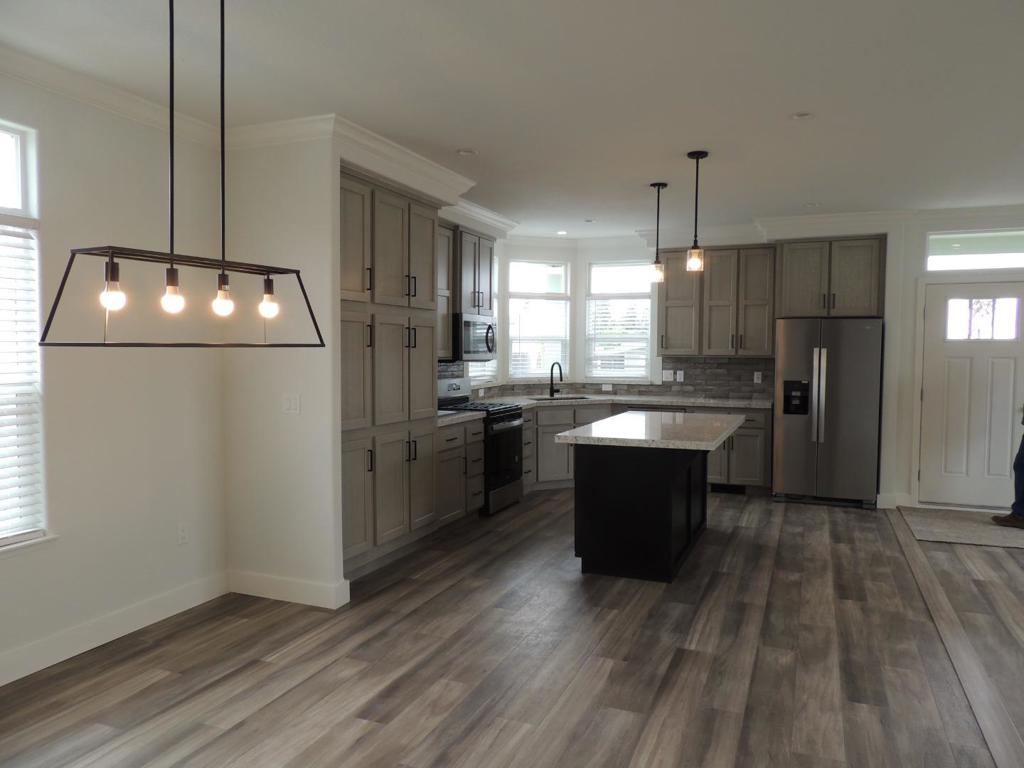 144 Holm Road Property Photo 6