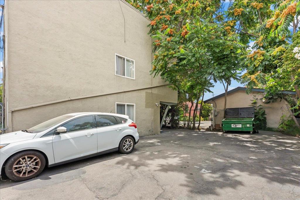 457 S 10th Street Property Photo 8