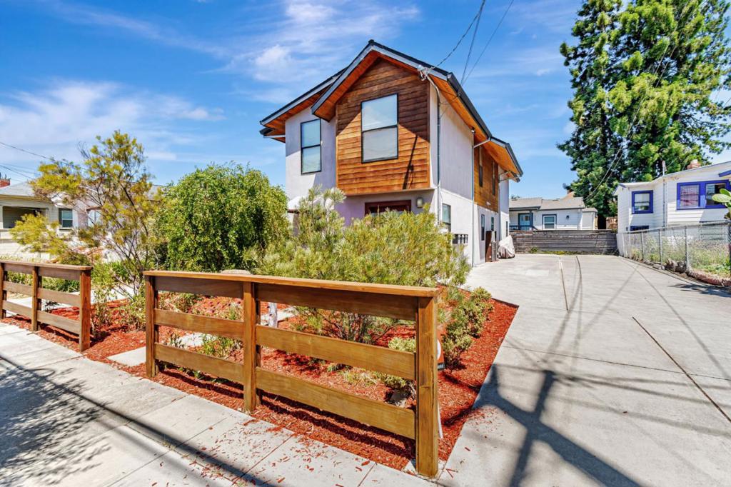 1022 61st Street Property Photo 1