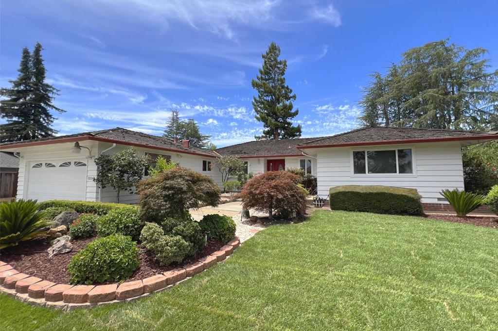 12141 Viewoak Drive Property Photo 1