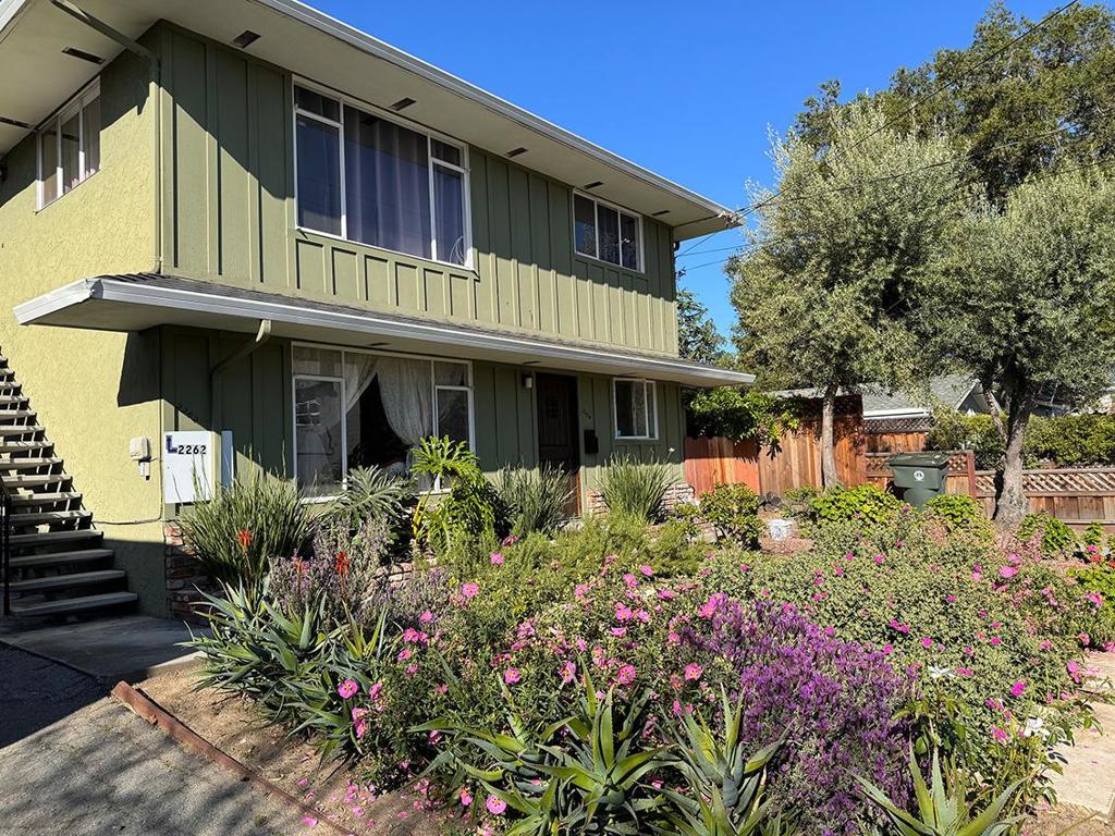 2264 Yale Street Property Photo 1