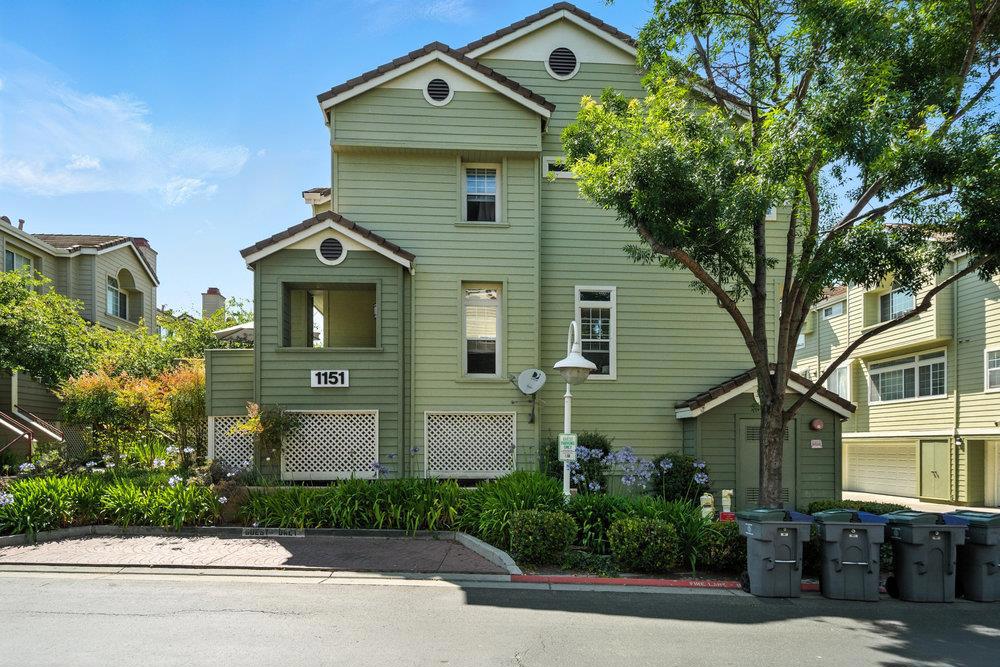 1151 La Rochelle Terrace G Property Photo 3