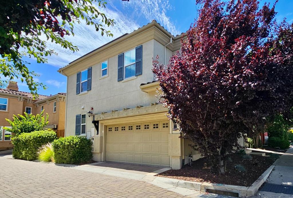 357 Cortona Way Property Photo 1