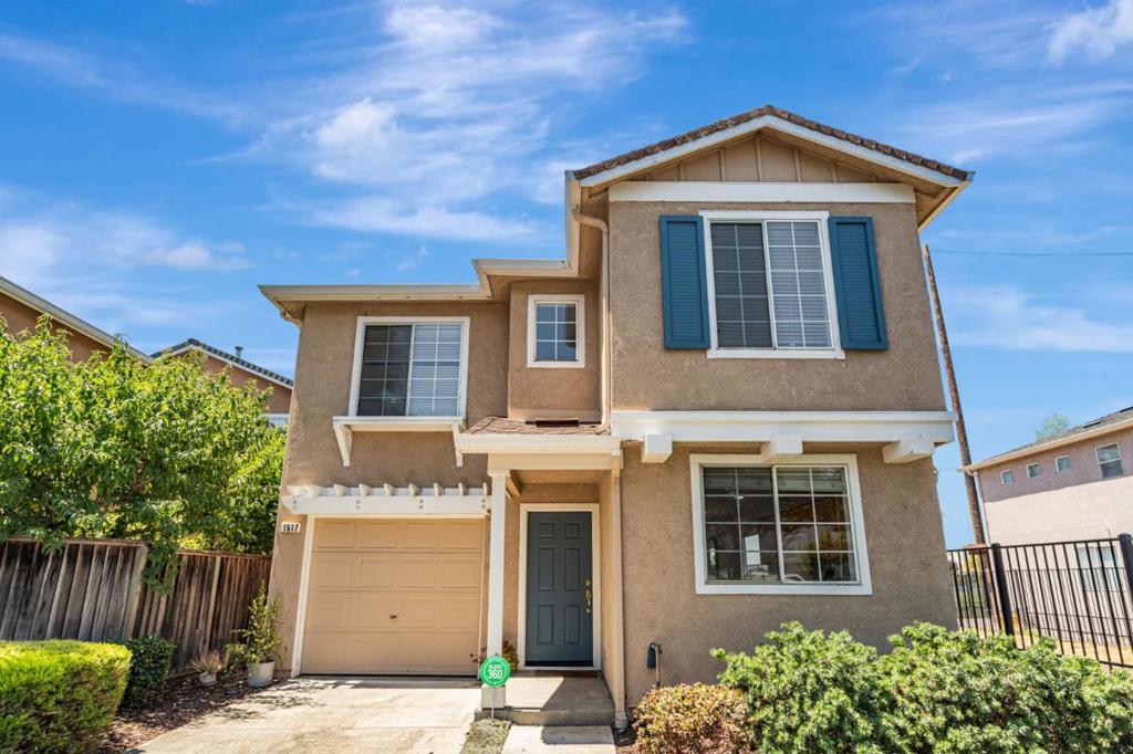 1517 Hermocilla Way Property Photo 1